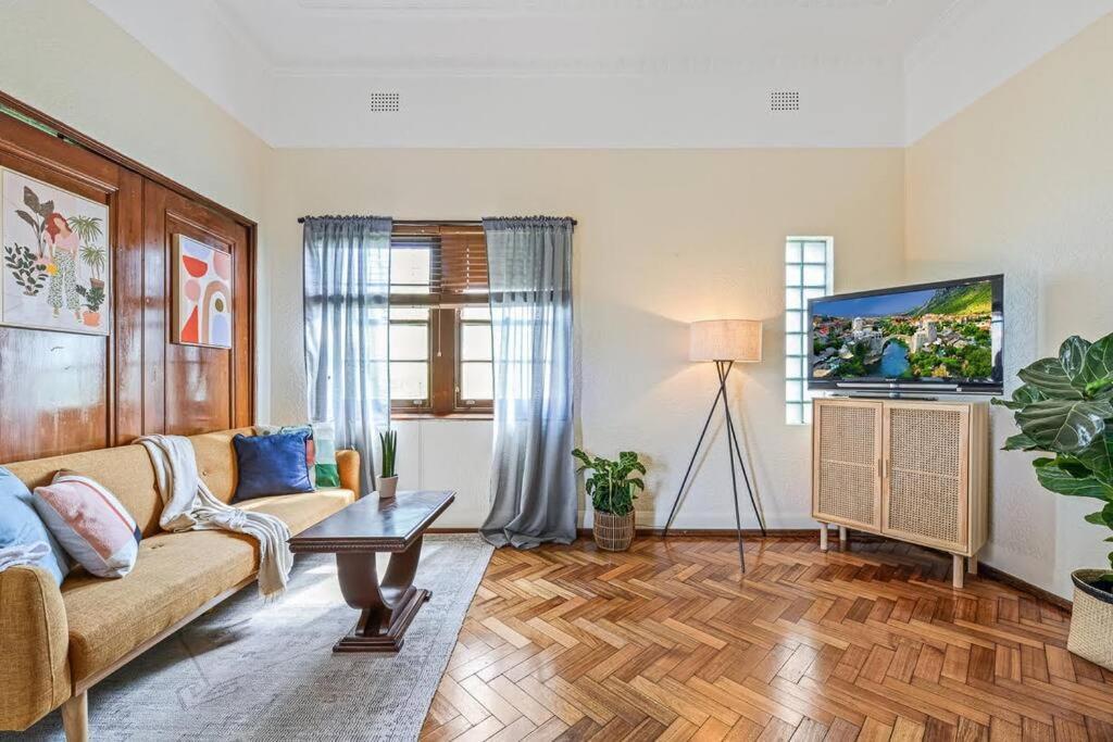 The Hideway In Petersham Sydney Exterior photo